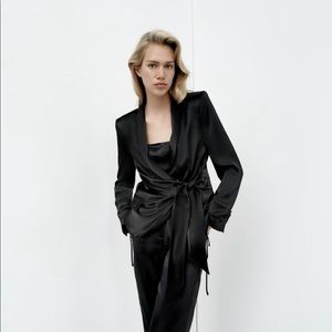 Zara SATIN EFFECT TIED BLAZER